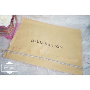 •Authentic Louis Vuitton Dustbag•